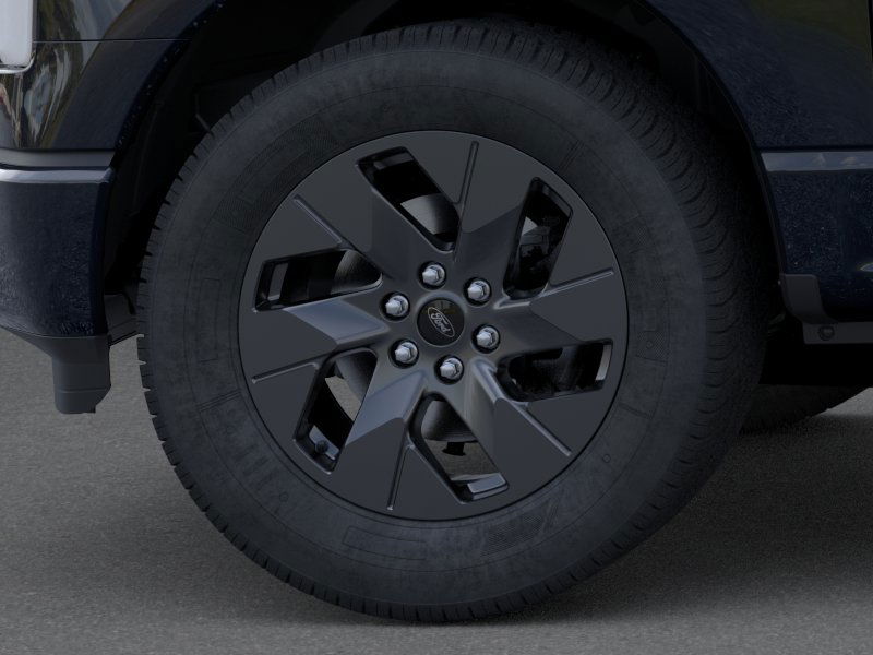 2025 Ford F-150 Lightning Lariat photo 17