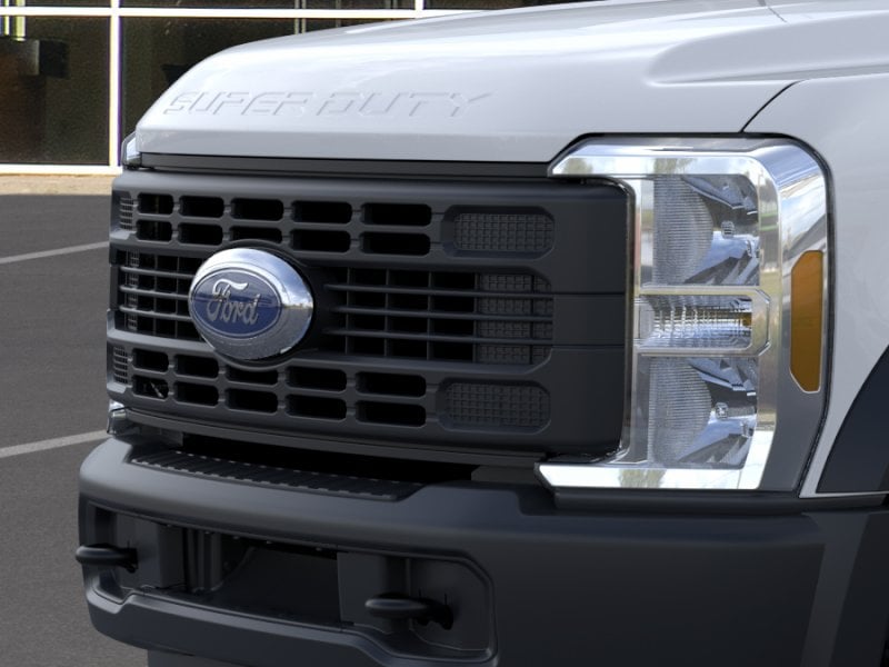 2025 Ford F-600 Super Duty Chassis Cab XL - Photo 42