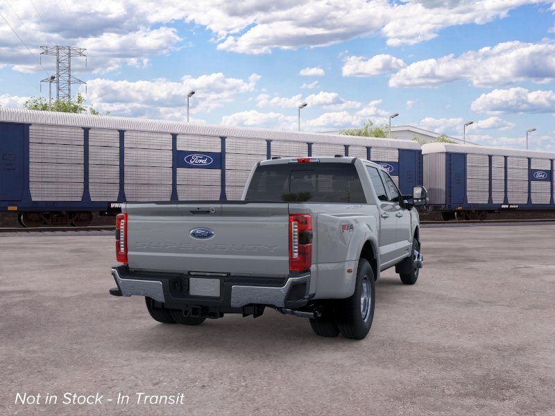 F-350 Lariat TRUCK