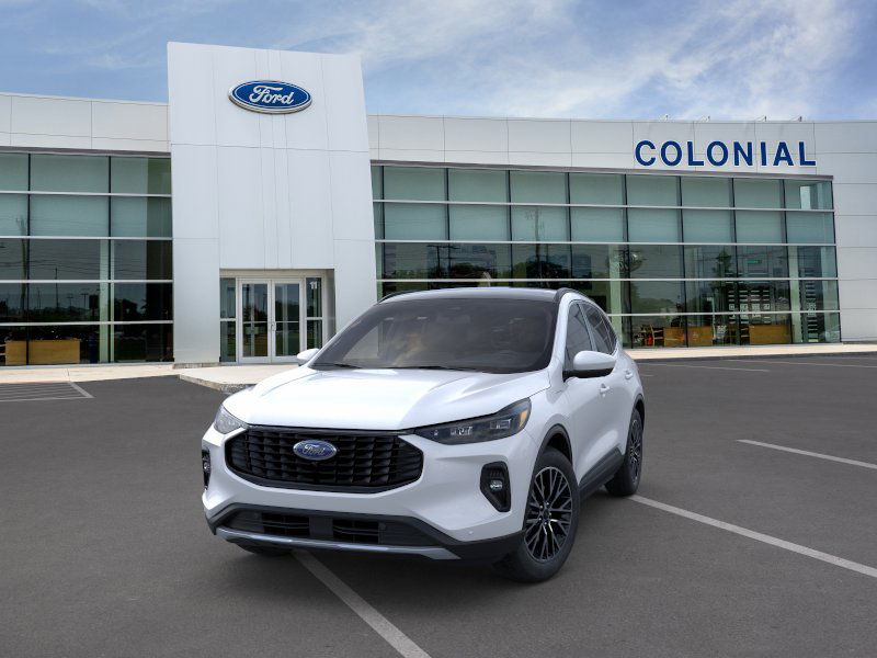 2025 Ford Escape Titanium photo 2