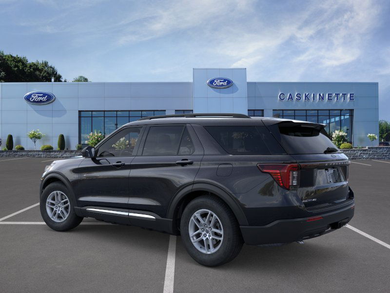 2025 Ford Explorer photo 2