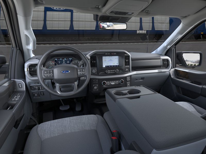 2023 Ford F-150 XLT photo 3
