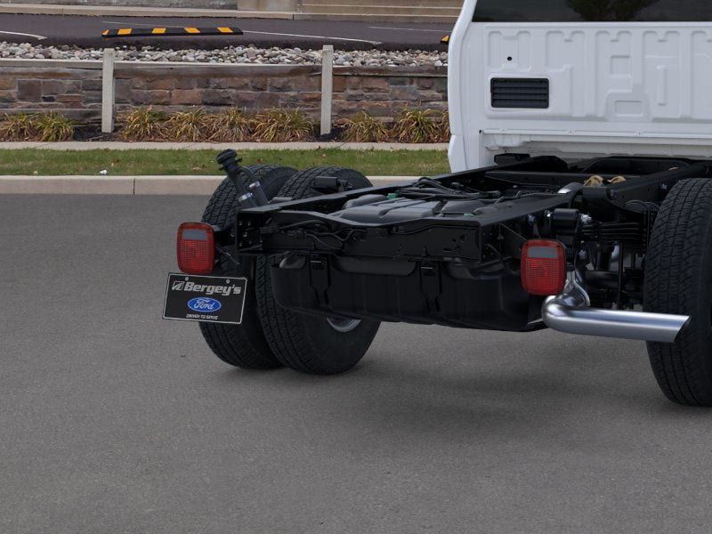 2025 Ford F-350 Super Duty Chassis Cab XL - Photo 57