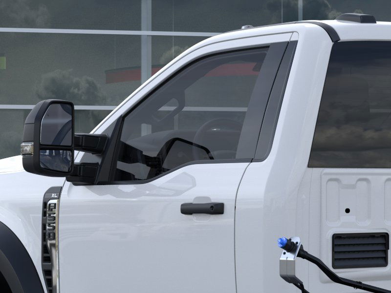 2025 Ford F-550 Super Duty Chassis Cab XL - Photo 32