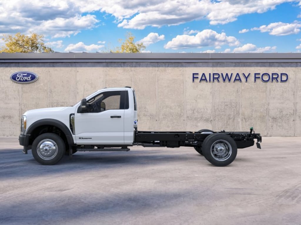 New 2025 Ford Super Duty F-550 DRW XL 4WD REG