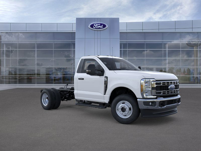 2026 Ford F-350 Super Duty Chassis Cab XL - Photo 29