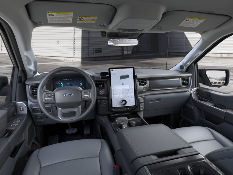 2025 Ford F-150 Lightning Flash - Photo 9