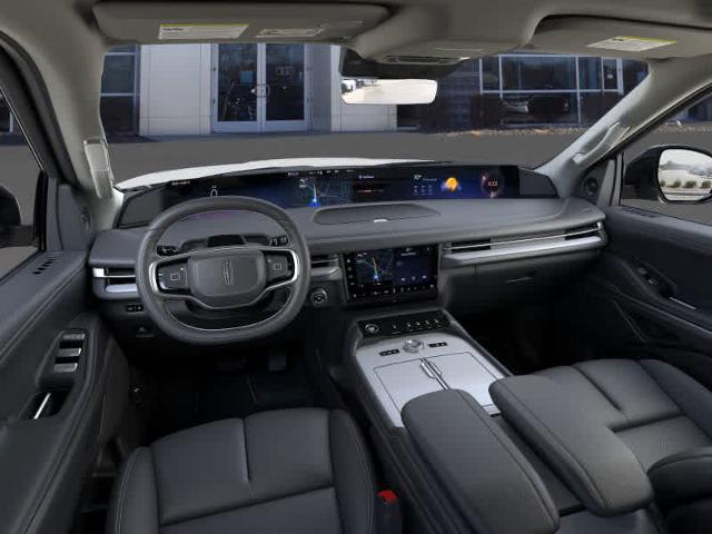 Thumbnail: 2025 Lincoln Navigator L - 32