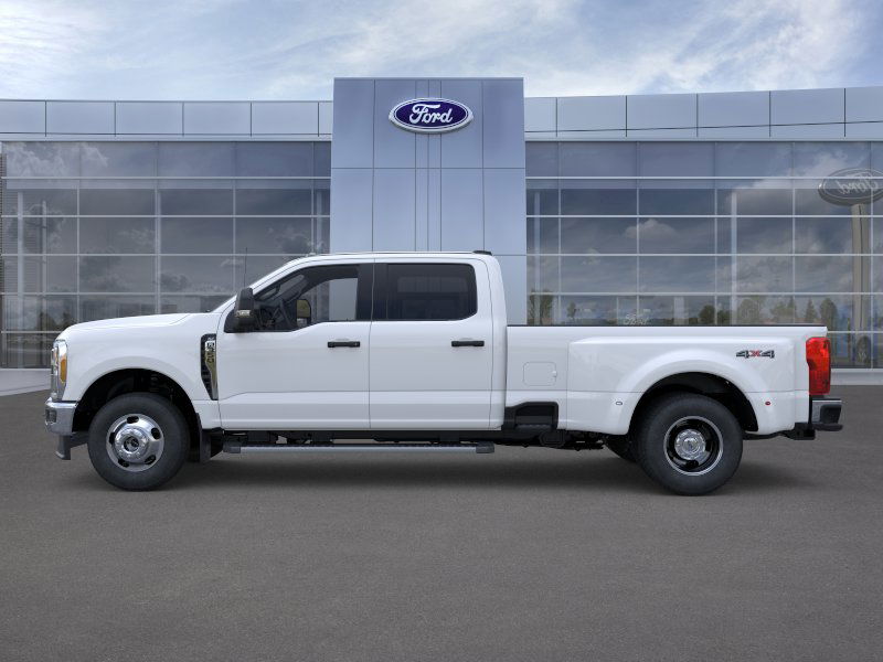 2026 Ford F-350 photo 3