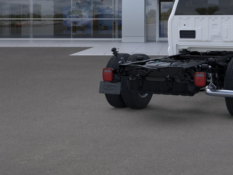 2026 Ford F-350 Super Duty Chassis Cab XL - Photo 33