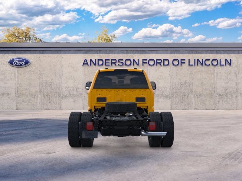 2025 Ford F-450 Super Duty Chassis Cab XLT - Photo 5
