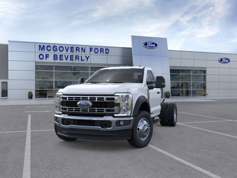 2025 Ford F-550 photo 2
