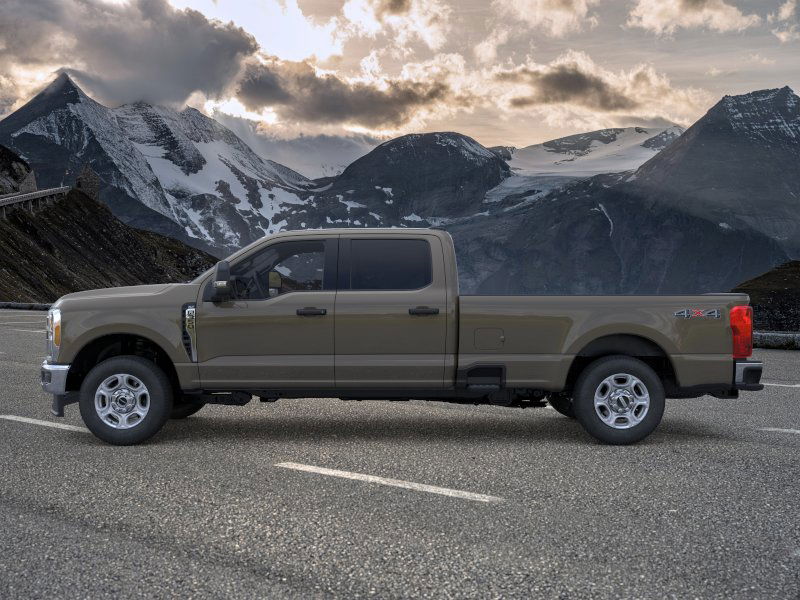 2026 Ford F-350 Super Duty XLT - Photo 3