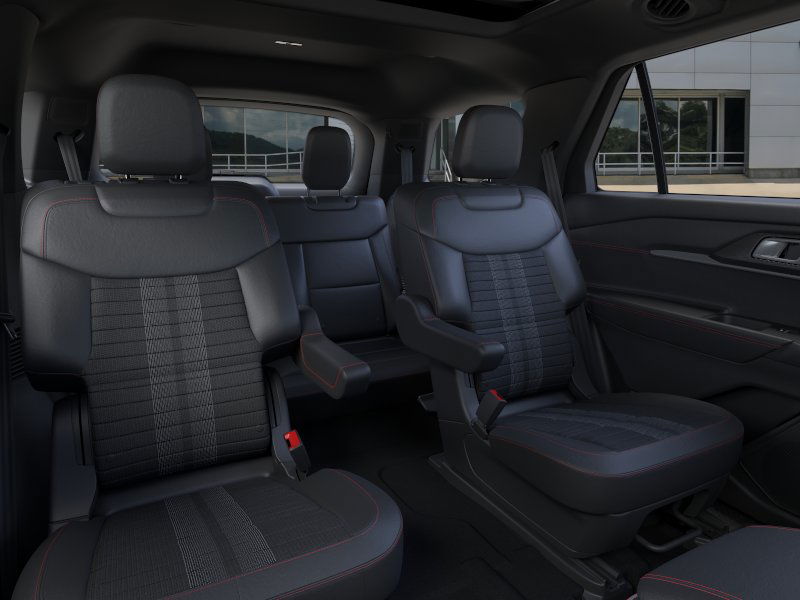 2025 Ford Explorer ST-Line photo 16