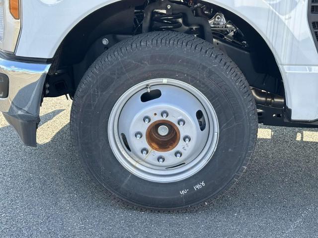 2024 Ford F-350 Super Duty Chassis Cab XL - Photo 27
