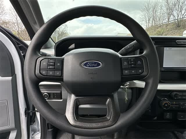 Thumbnail: 2025 Ford  - 32