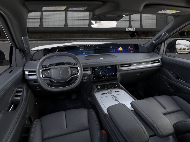 Thumbnail: 2025 Lincoln Navigator - 32