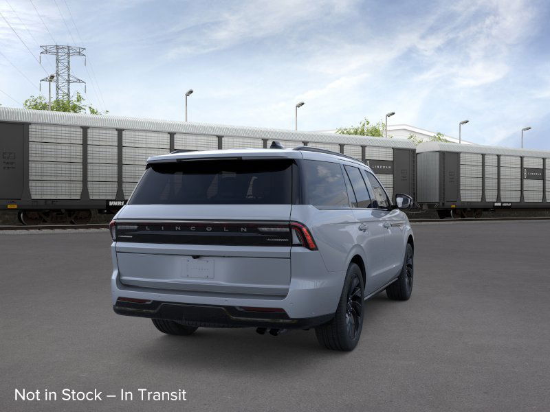Thumbnail: 2025 Lincoln Navigator - 16