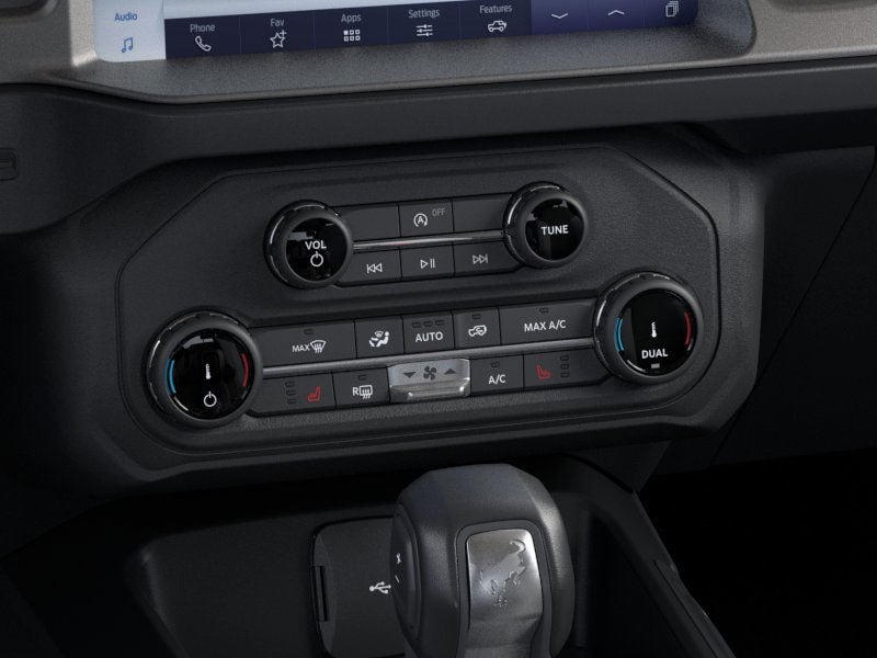 2025 Ford Bronco Outer Banks photo 9