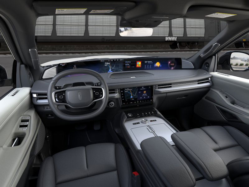 Thumbnail: 2025 Lincoln Navigator - 18