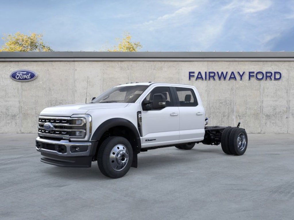 New 2025 Ford Super Duty F-450 DRW LARIAT 4WD CREW