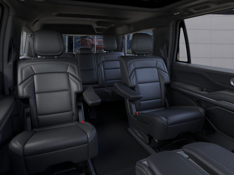 Thumbnail: 2026 Lincoln Navigator L - 41