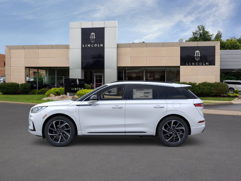 2025 Lincoln Corsair Grand Touring photo 4