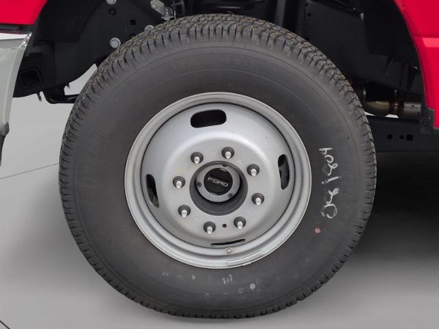 2025 Ford F-350 Super Duty Chassis Cab XL - Photo 43