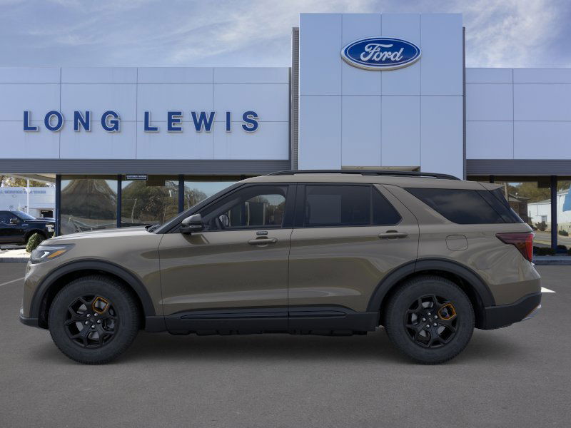 2026 Ford Explorer photo 2