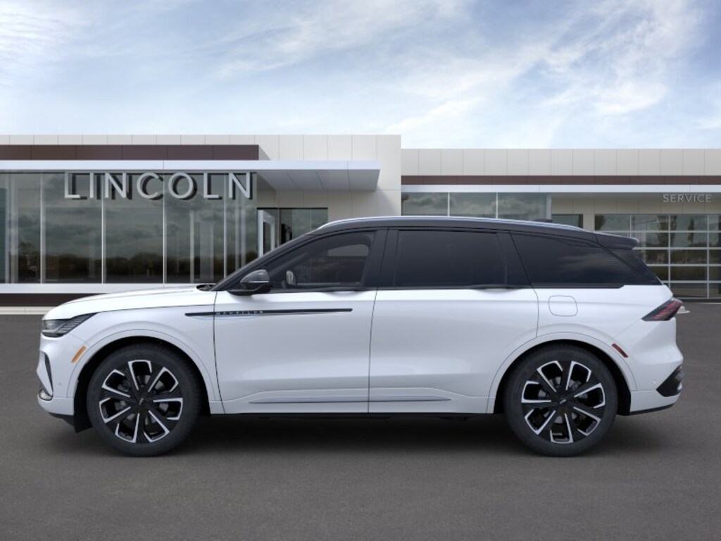 New 2024 Lincoln Nautilus For Sale at Wickstrom Auto Group VIN 5LMPJ8KAXRJ834101