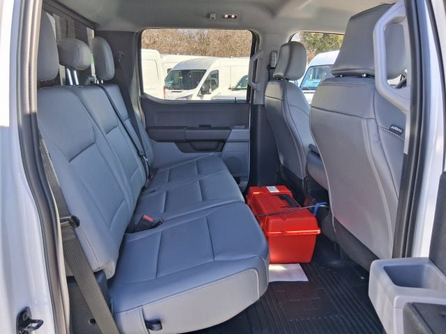 2025 Ford F-450 Super Duty Chassis Cab XL - Photo 47