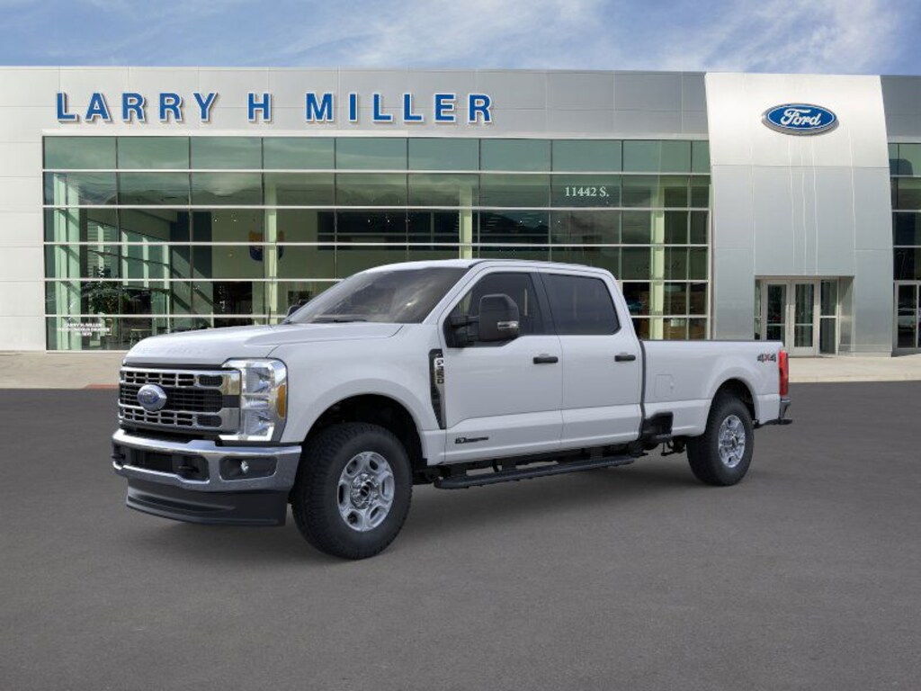 New 2026 Ford Super Duty F-350 SRW XLT 4WD Crew Cab 8' Box V8 Engine