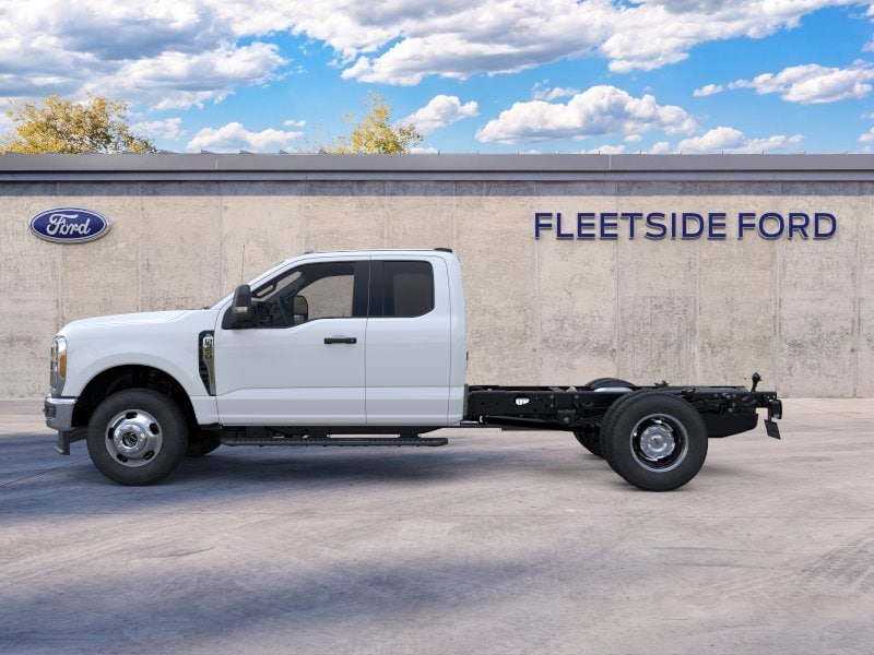 2025 Ford F-350 Super Duty Chassis Cab XL - Photo 20