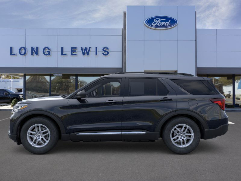 2025 Ford Explorer photo 2