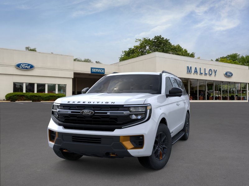 2025 Ford Expedition photo 2