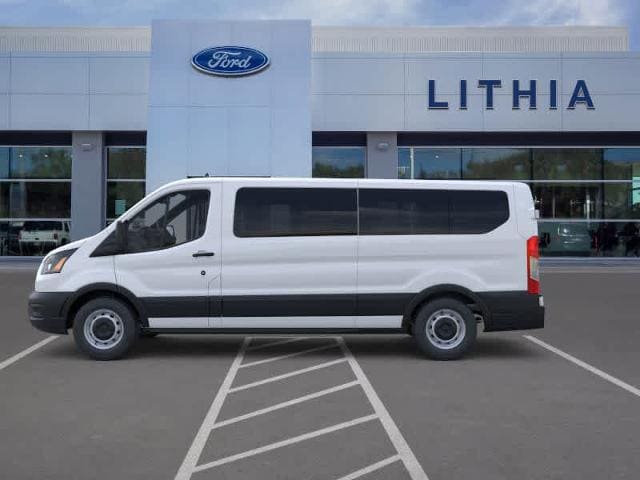 Thumbnail: 2025 Ford Econoline - 24