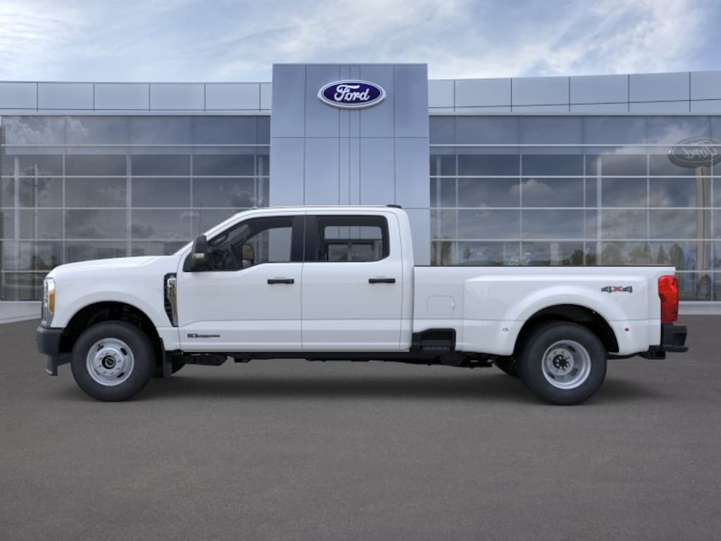 New 2026 Ford F-350 XL Truck Crew Cab