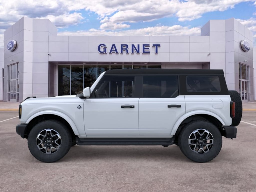 New 2026 Ford Bronco Outer Banks SUV