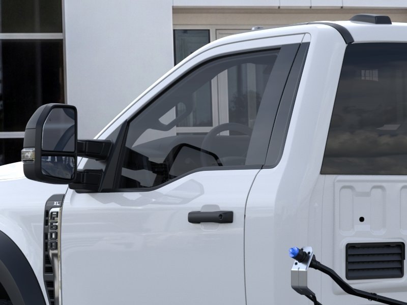 2025 Ford F-600 Super Duty Chassis Cab XL - Photo 42