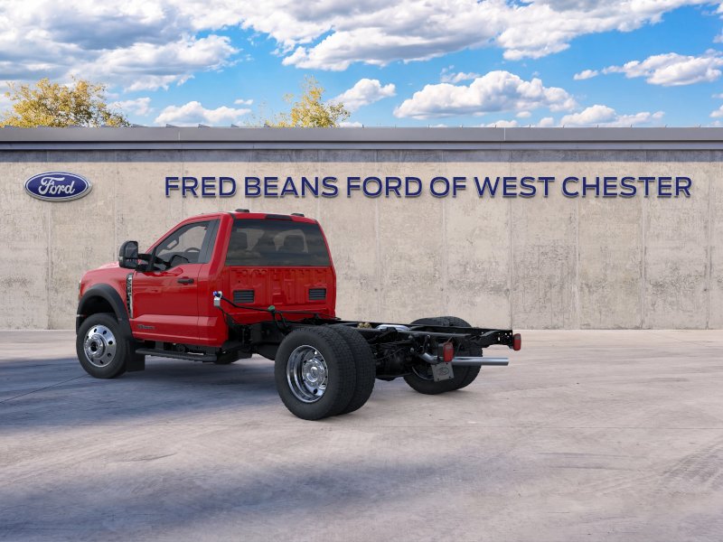 2025 Ford F-550 Super Duty Chassis Cab XLT - Photo 39