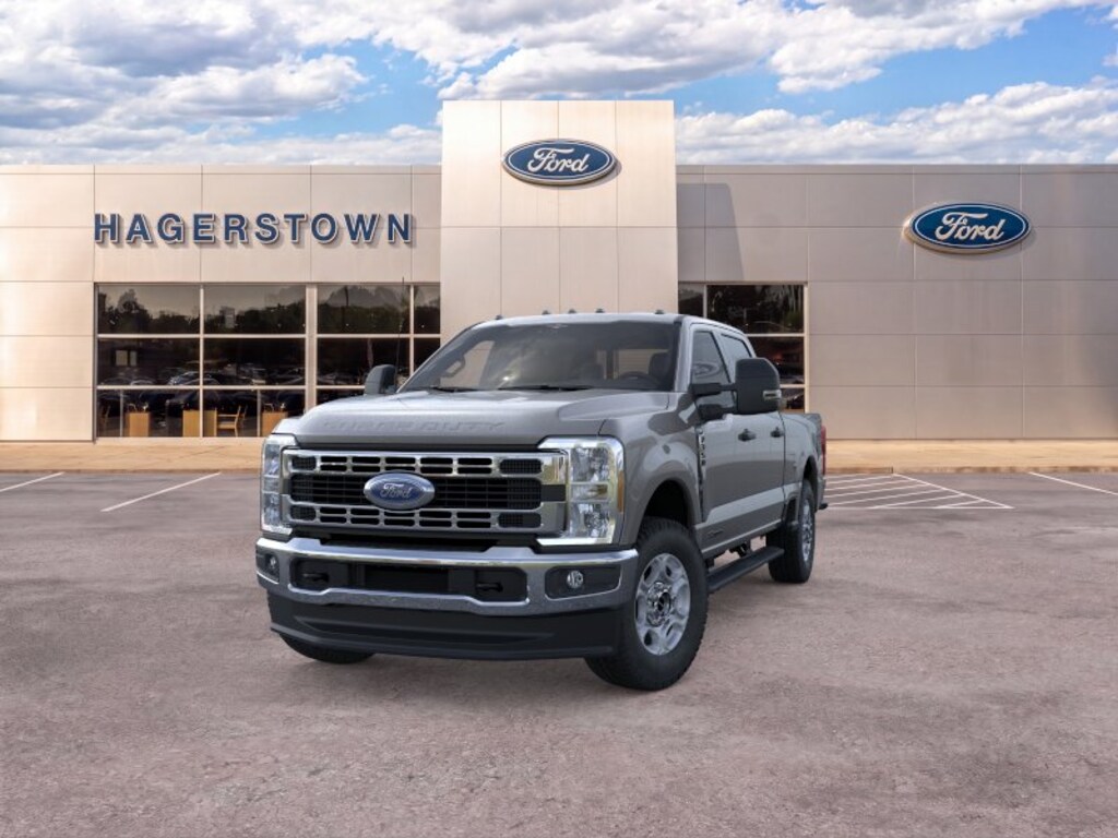 New 2026 Ford F-350 XLT Truck Crew Cab