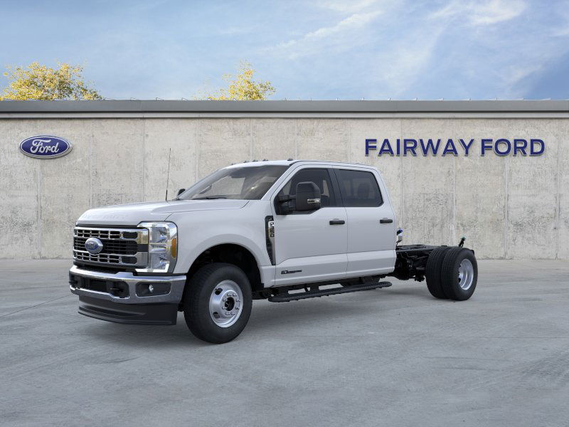 2025 Ford F-350 Super Duty Chassis Cab XL's photo