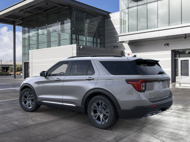 2025 Ford Explorer photo 4