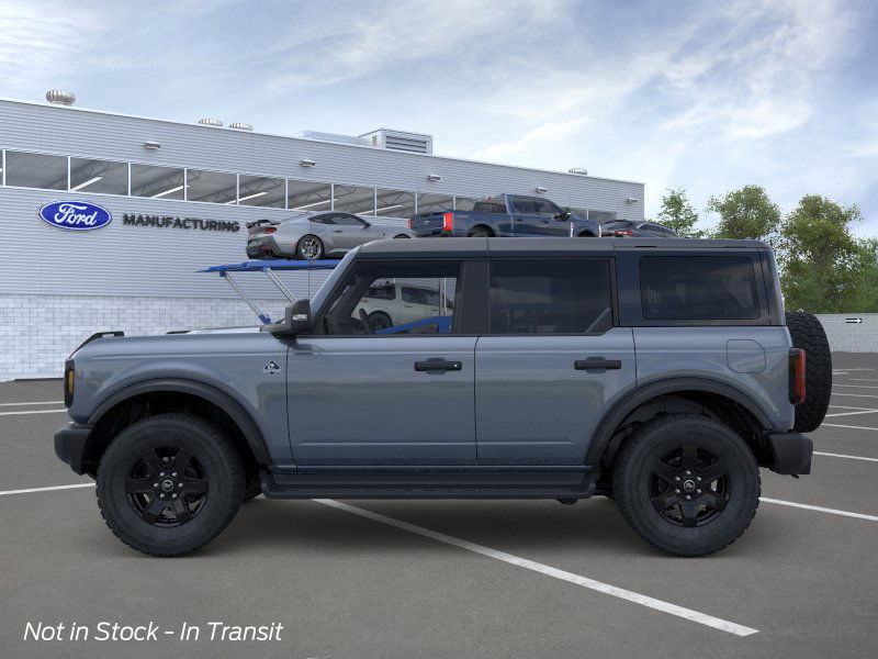 2025 Ford Bronco Outer Banks photo 3