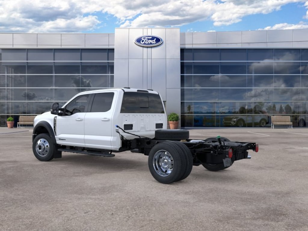 New 2026 Ford Chassis Cab F-450® Lariat® TRUCK