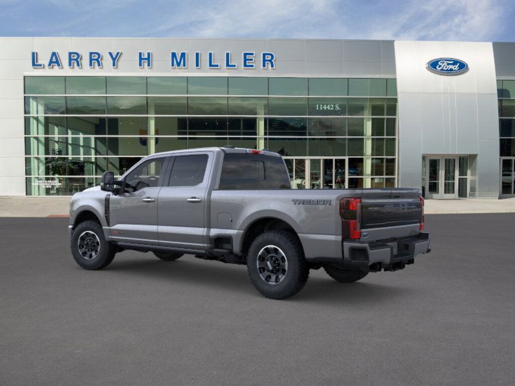 New 2026 Ford Super Duty F-350 SRW Platinum 4WD Crew Cab 6-3/4' Box V8 Engine