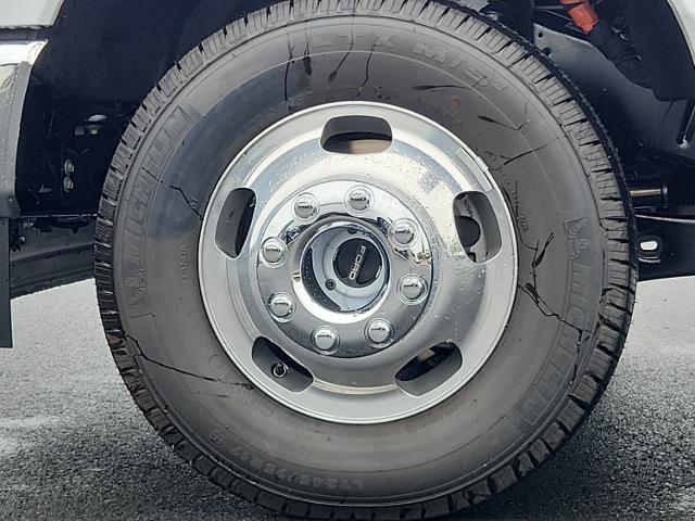 2026 Ford Super Duty F-350 DRW F-350 XLT 4WD Crew Cab 8 Box