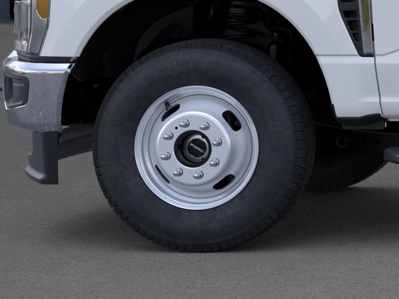2025 Ford F-350 Super Duty Chassis Cab XL - Photo 41