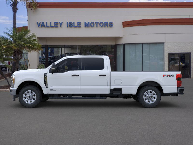 2025 Ford F-350 XLT photo 3