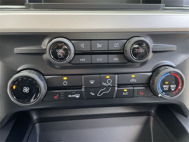 2024 Ford Econoline E-550 40